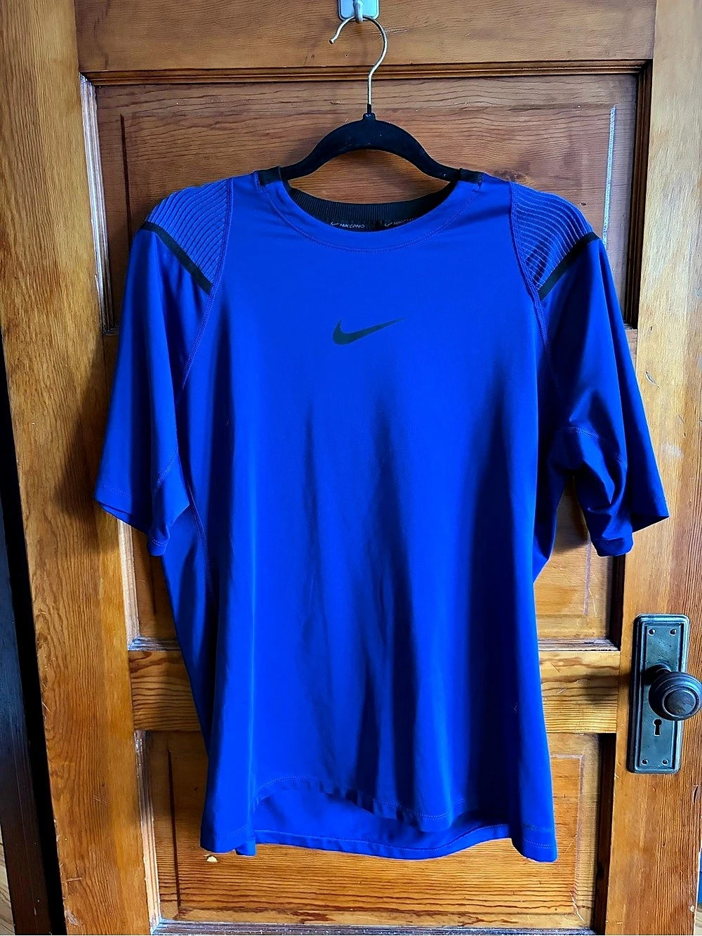 Nike Pro AeroAdapt Short-Sleeve Training Top